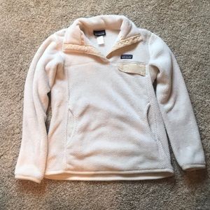 women’s patagonia pullover size m!